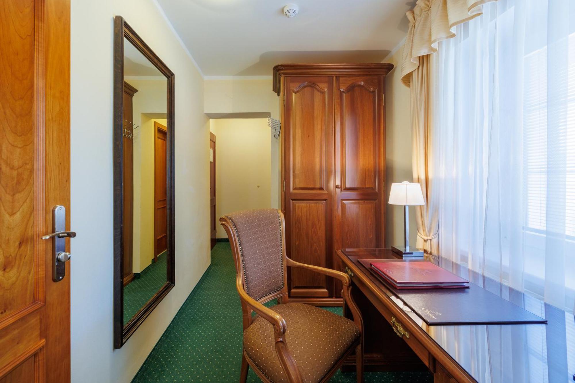 Hotel U Zamecku Cihelny Карлови Вари Екстериор снимка